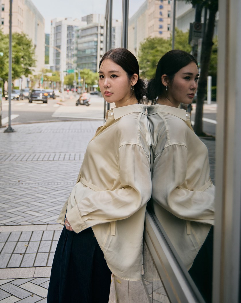 側釦造型質感垂墜天絲襯衫(三色)