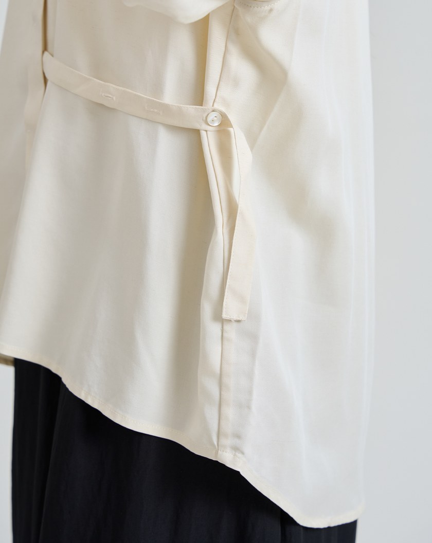 側釦造型質感垂墜天絲襯衫(三色)