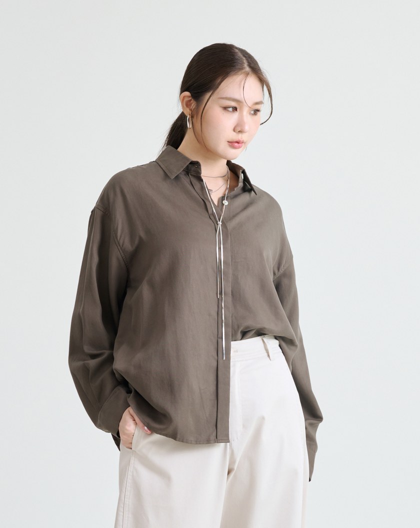 側釦造型質感垂墜天絲襯衫(三色)