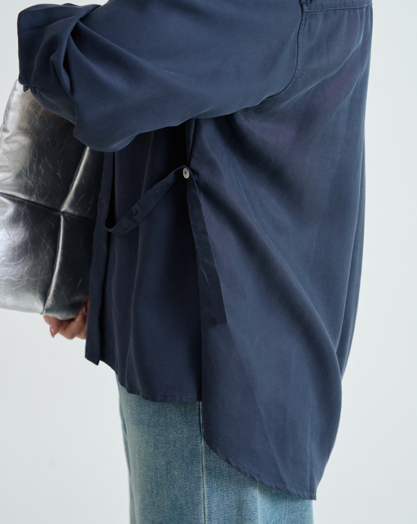 側釦造型質感垂墜天絲襯衫(三色)