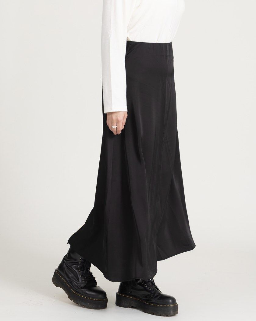 衣櫃必備緞面A字長裙