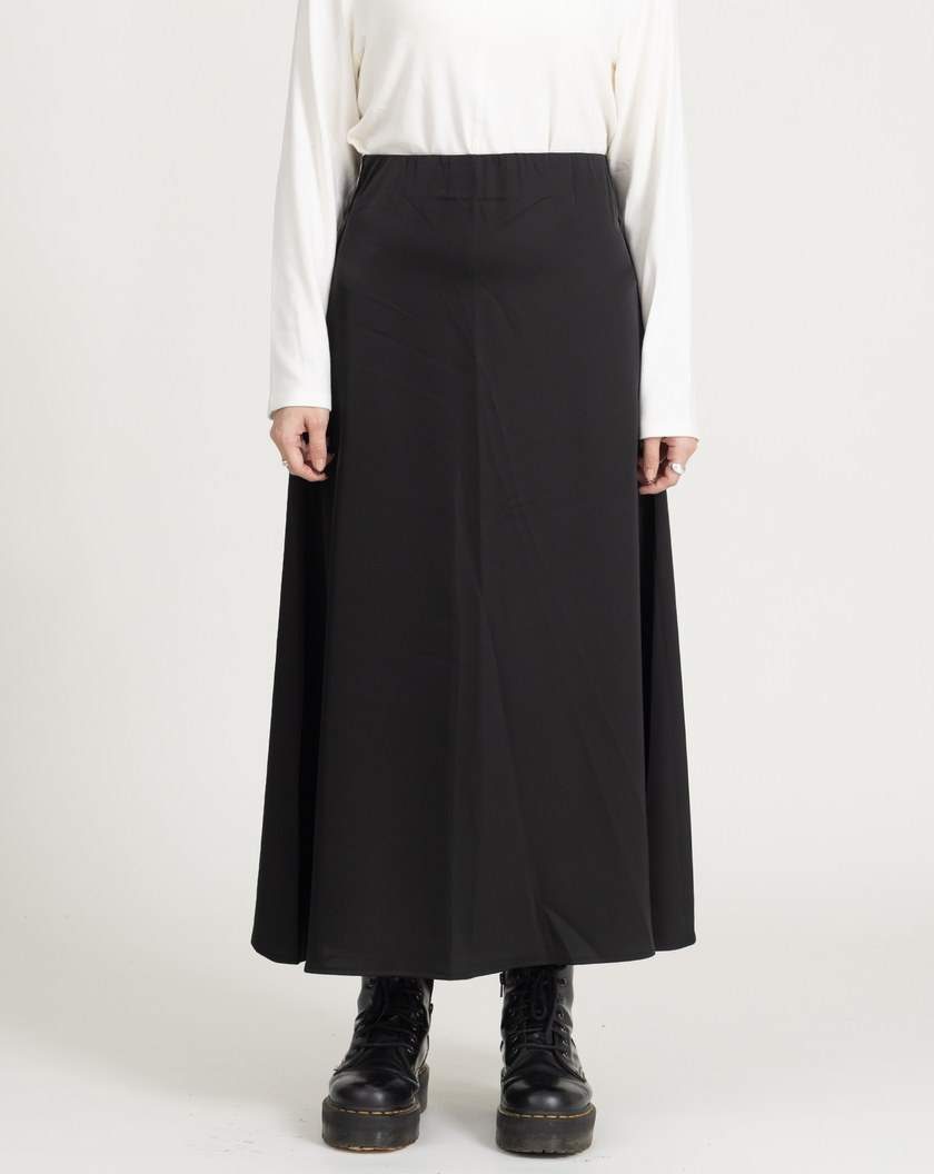 衣櫃必備緞面A字長裙