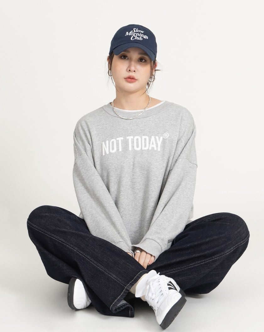 not today下擺開開衩不卡臀大學T(兩色)