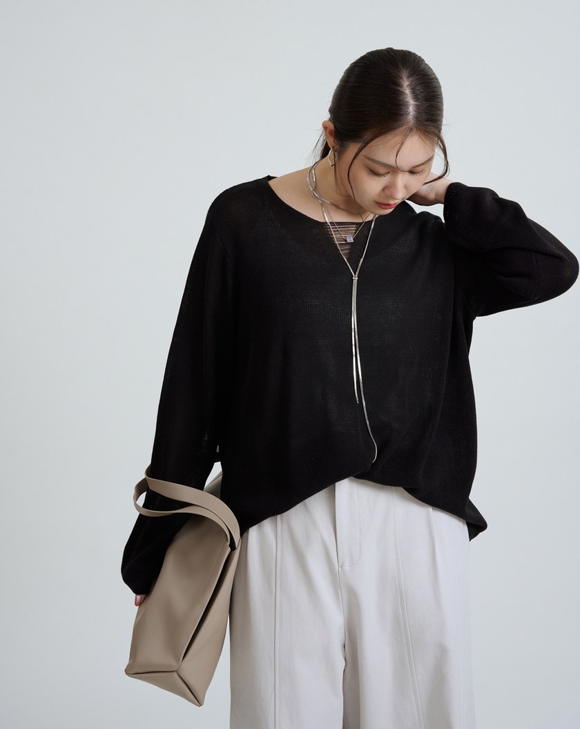 個性造型V領透膚針織上衣(兩色)