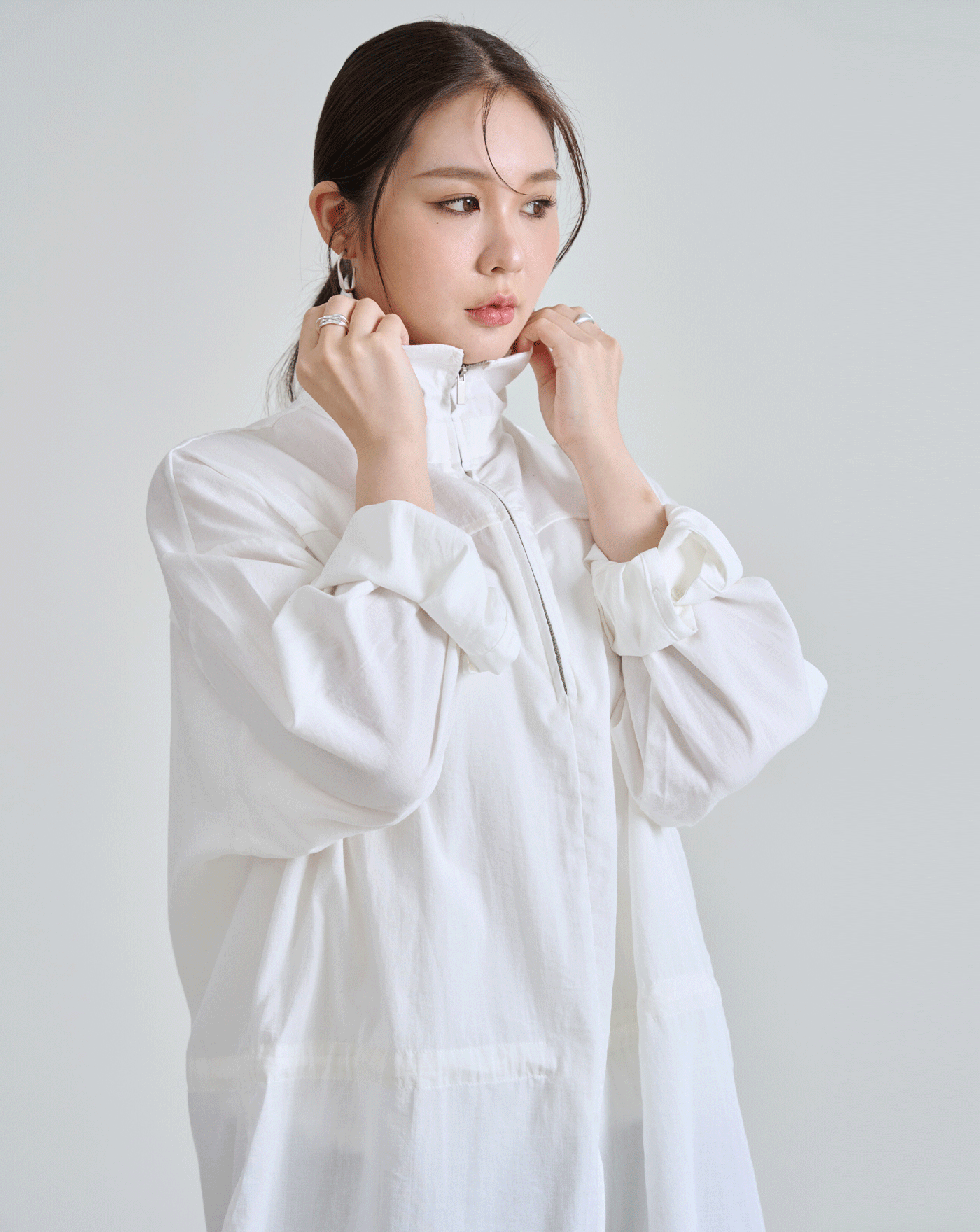 率性拉鍊半開襟腰部抽繩長版上衣