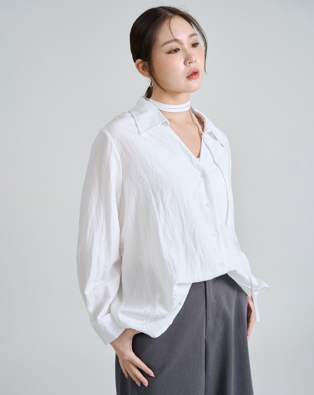 顯瘦V領抗皺襯衫附造型綁帶(兩色)