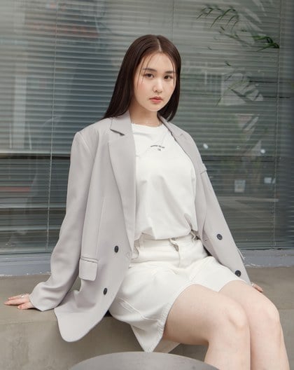 ：lue下擺寬鬆合肩涼感T恤