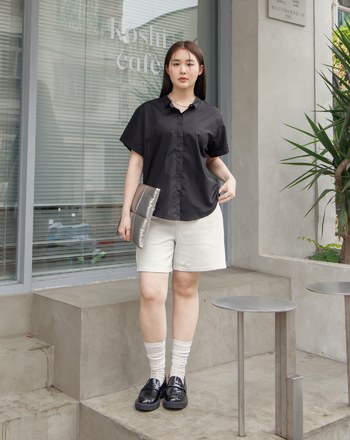 極簡下擺圓弧剪裁短袖襯衫