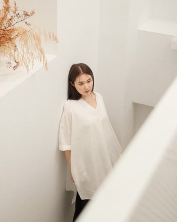 自在簡約V領長版上衣