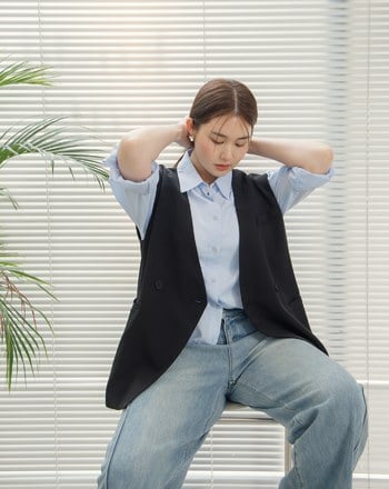 細節口袋剪接無領西裝背心