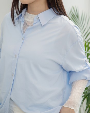 蕾絲紋理透膚立領內搭上衣