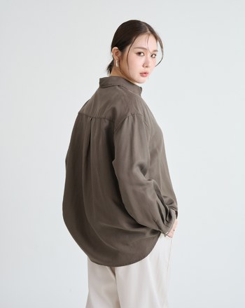 側釦造型質感垂墜天絲襯衫(三色)