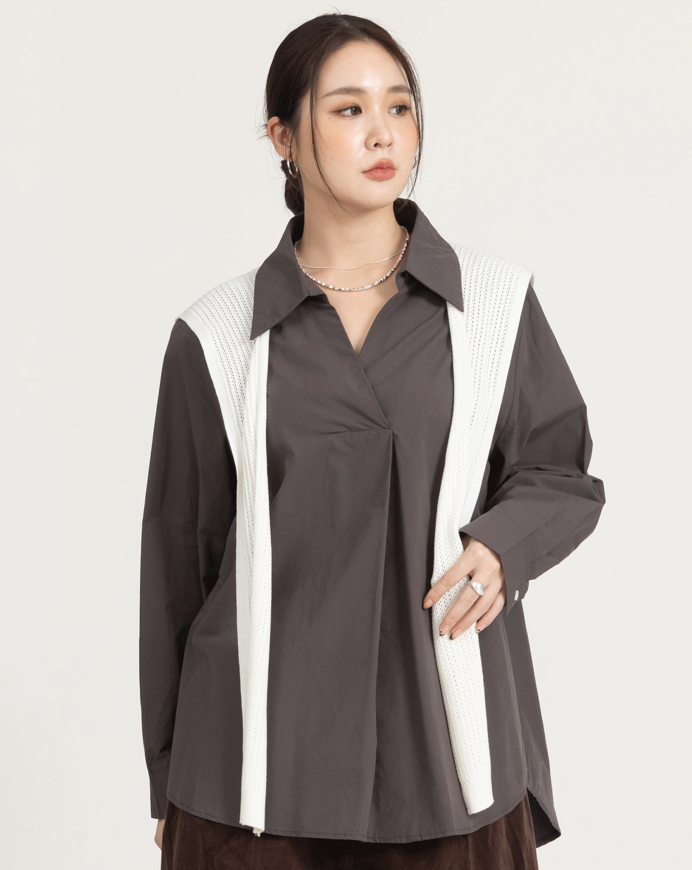 附披肩V領純棉寬鬆襯衫(兩色)