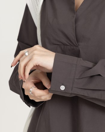 附披肩V領純棉寬鬆襯衫(兩色)