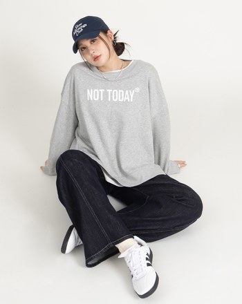 not today下擺開開衩不卡臀大學T(兩色)