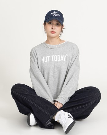 not today下擺開開衩不卡臀大學T(兩色)