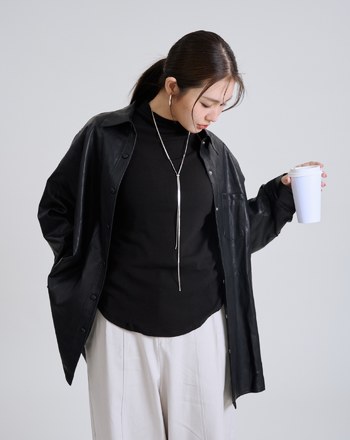 細節車線防捲立領不勒脖上衣(兩色)