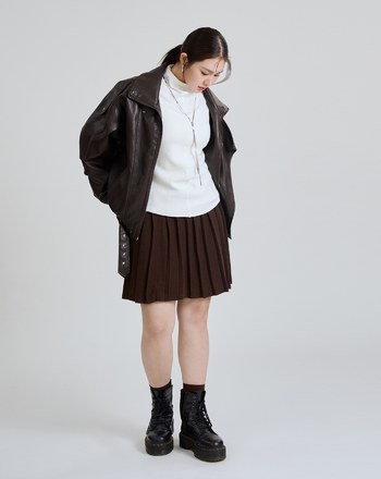 細節車線防捲立領不勒脖上衣(兩色)