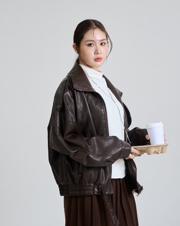 率性雙層領Oversize柔軟皮衣外套(兩色)