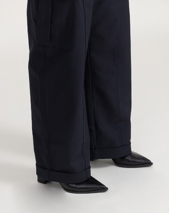 都會風挺廓剪接造型工裝褲(兩色)